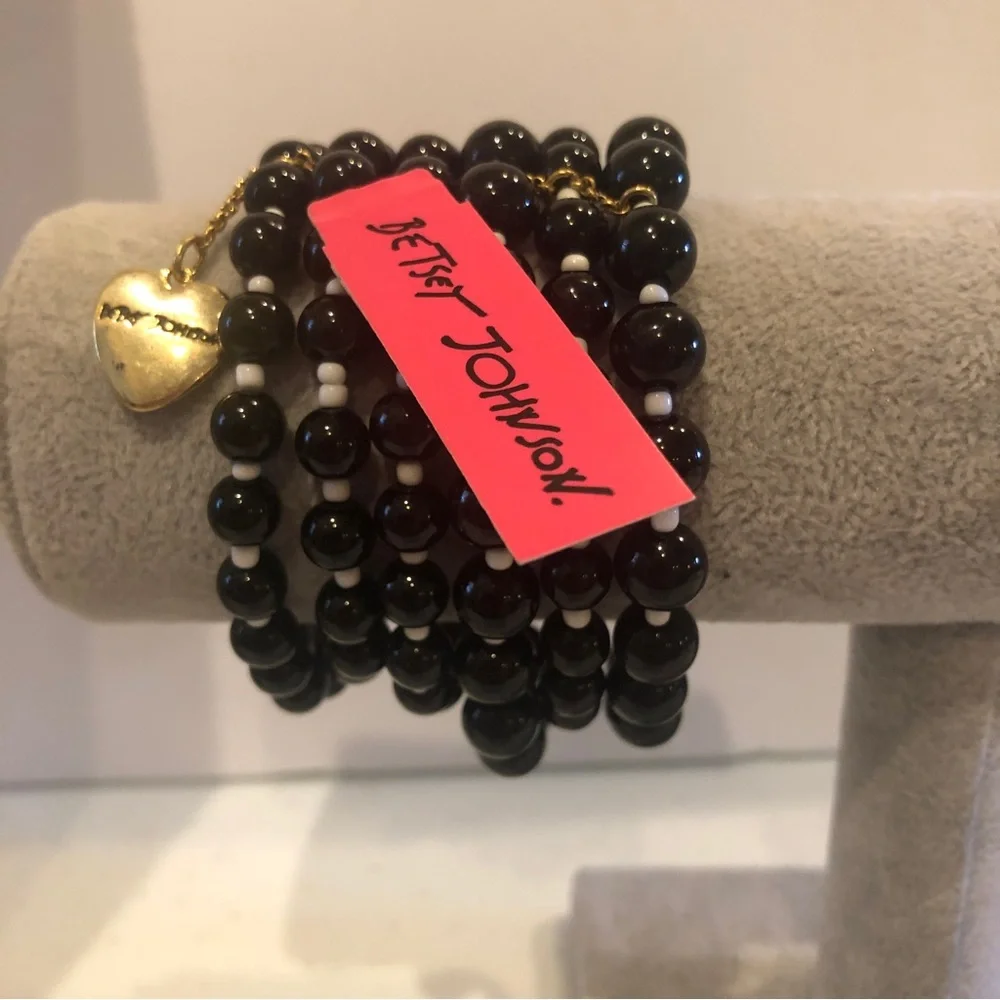 NWT Betsey Johnson Bracelet- stretch 6 strand black & white beaded w/ gold charm - Picture 2 of 10